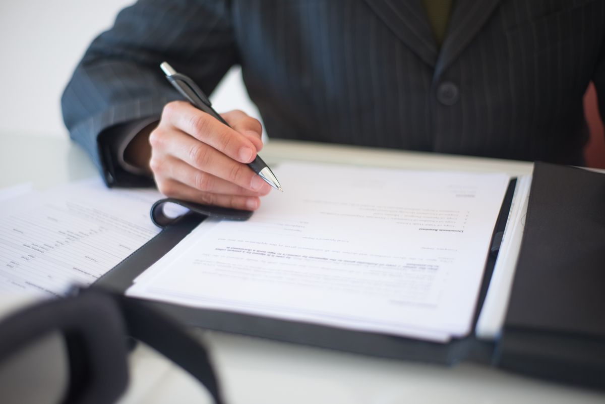 How to Document Employee Performance Issues Before They Become a Termination Risk